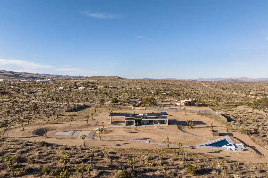 The Vortex artistic Yucca Valley retreat with a private pickleball court and desert-view hot tub