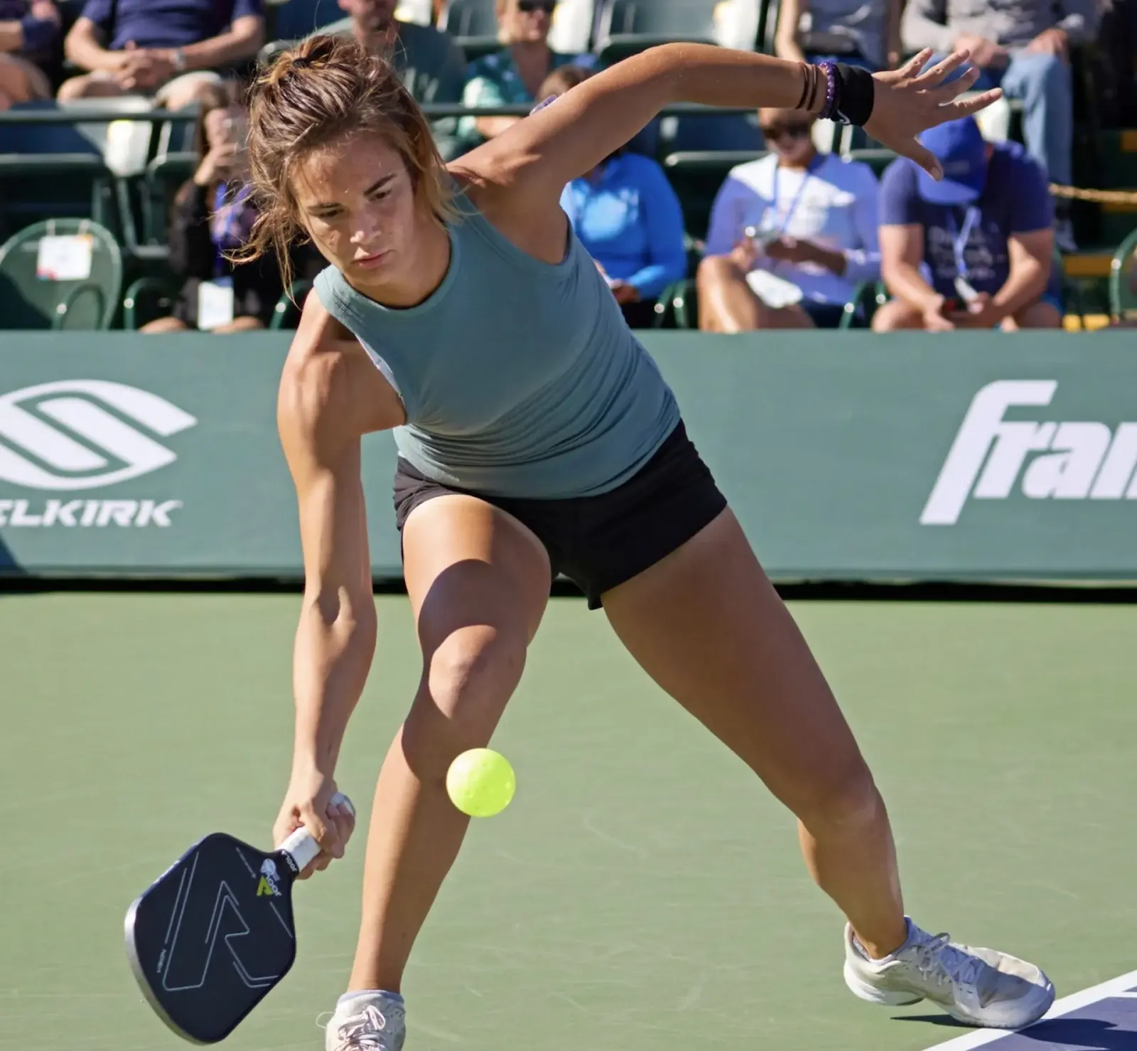 Pro pickleball player Lea Jansen in action on the court