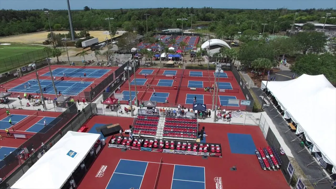 Pickleball courts near the beaches of Naples, Florida
