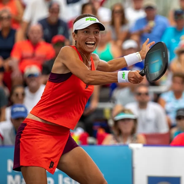 Top female pickleball pro Simone Jardim on the court