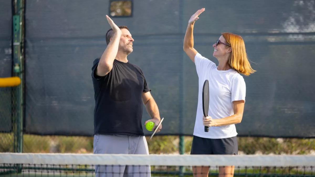 What determines calorie burn in pickleball?